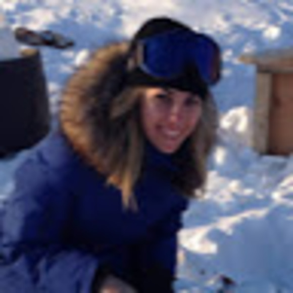 Meet your Posher, Caitlin - Picture 1 of 2